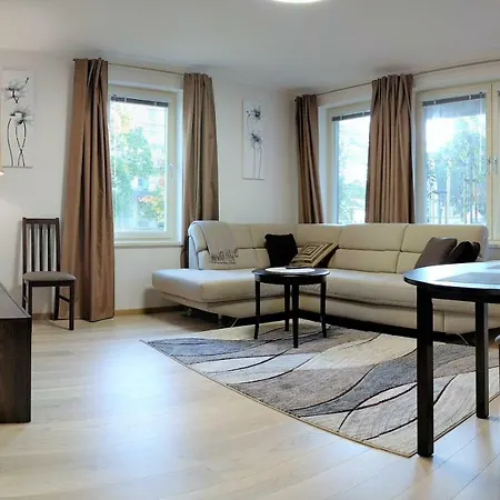 Lägenhet Royal C. R. Jakobsoni 7 *